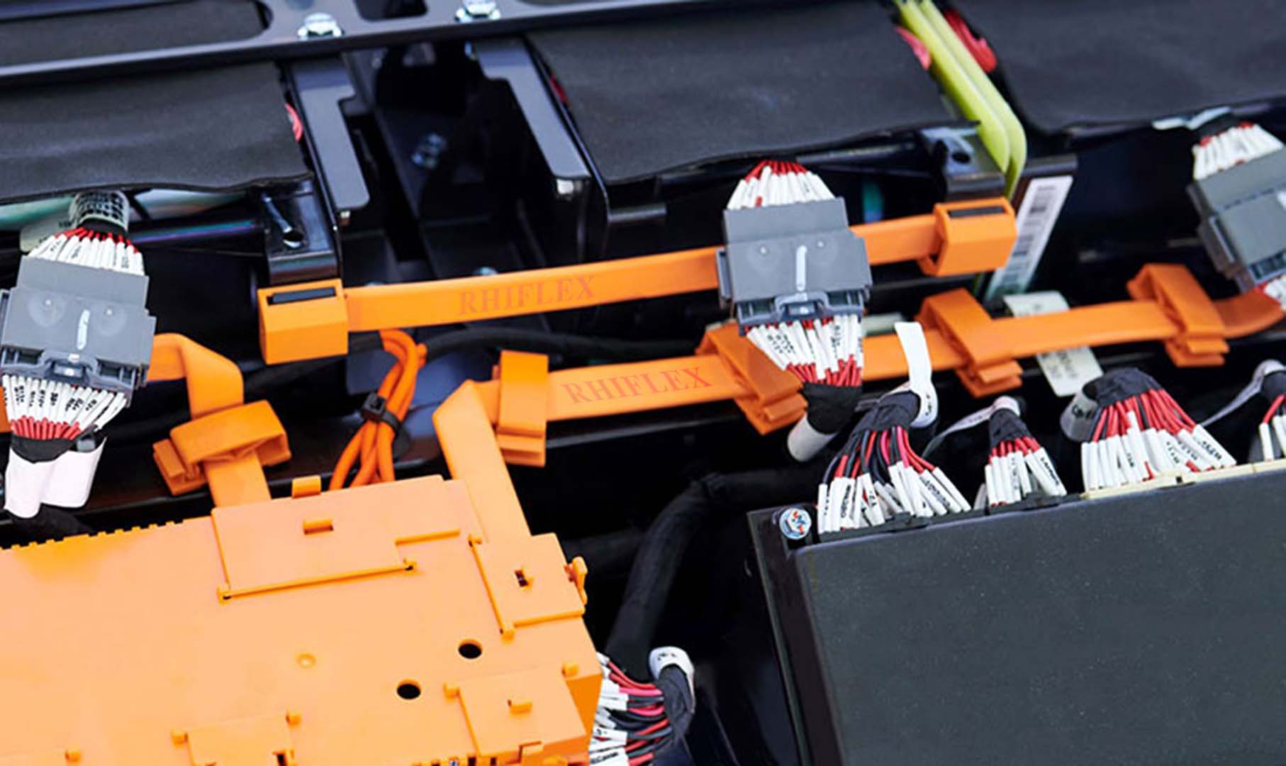 電動汽車鋰電池選型與母排連接方案 電動汽車鋰電池選型與母排連接方案